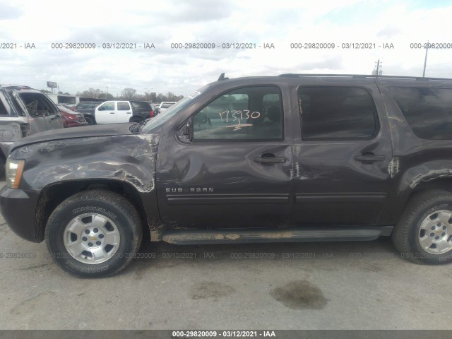 Photo 5 VIN: 1GNUCHE01AR241764 - CHEVROLET SUBURBAN 