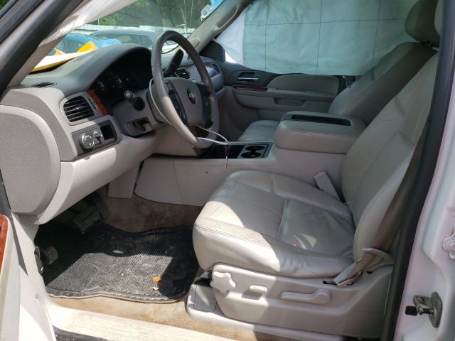 Photo 4 VIN: 1GNUCJE02AR223622 - CHEVROLET SUBURBAN C 