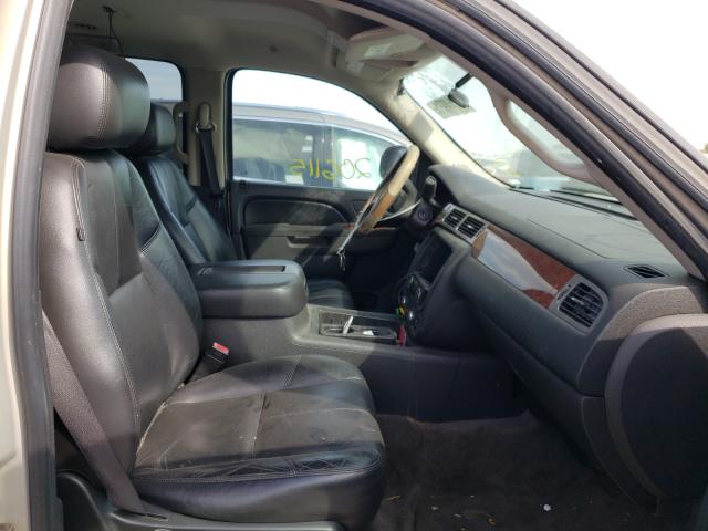 Photo 4 VIN: 1GNUCJE06AR184081 - CHEVROLET SUBURBAN C 