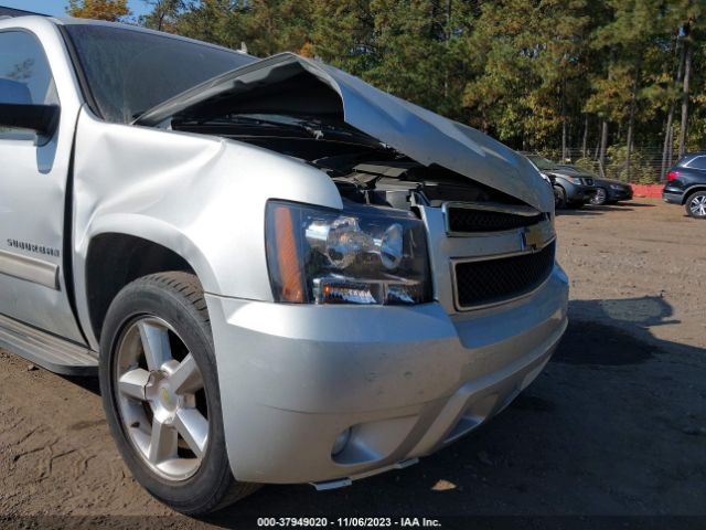 Photo 5 VIN: 1GNUCJE06AR271494 - CHEVROLET SUBURBAN 1500 