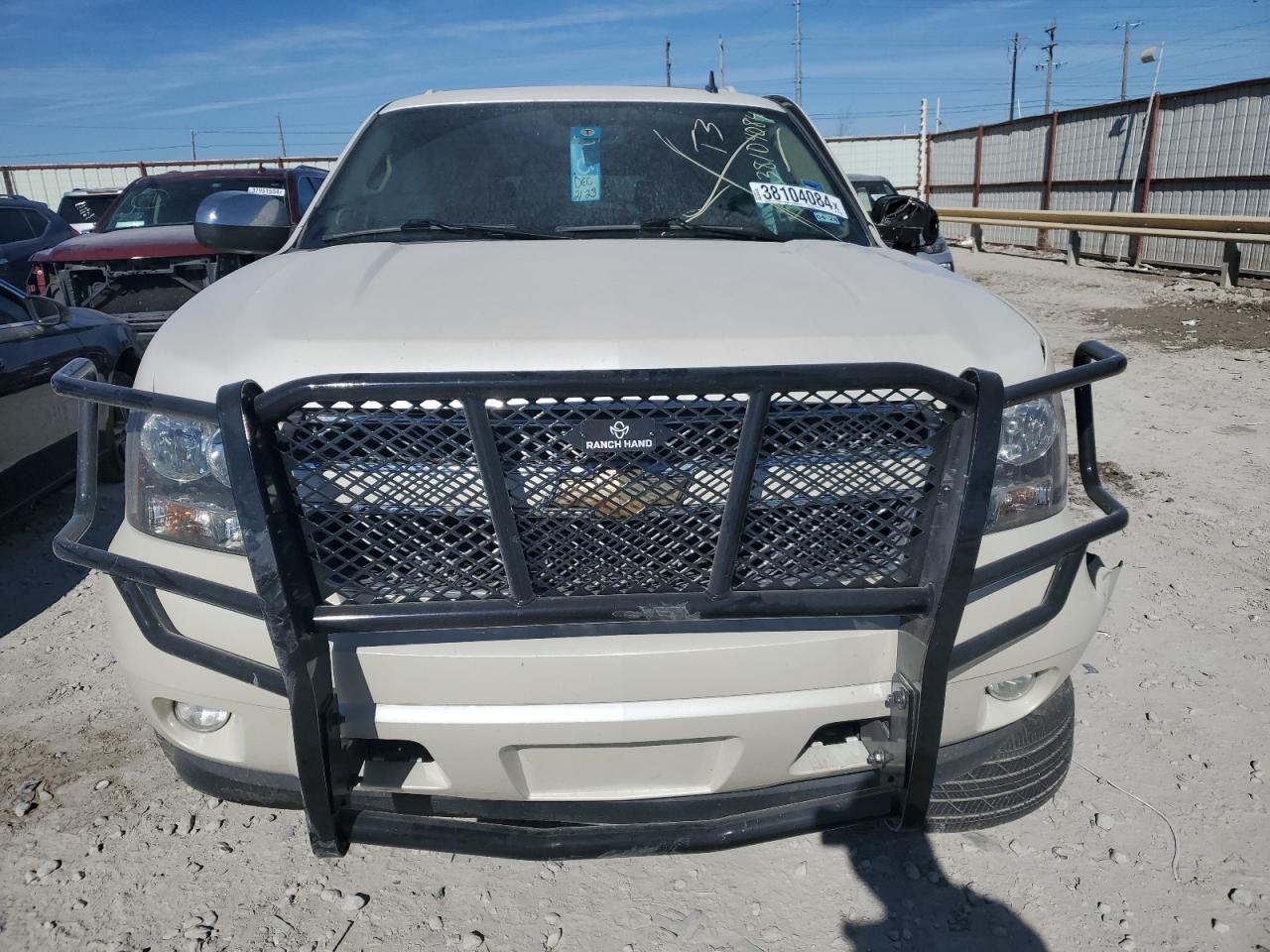 Photo 4 VIN: 1GNUCKE00AR289835 - CHEVROLET SUBURBAN 