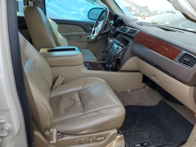 Photo 6 VIN: 1GNUCKE09AR245753 - CHEVROLET SUBURBAN C 