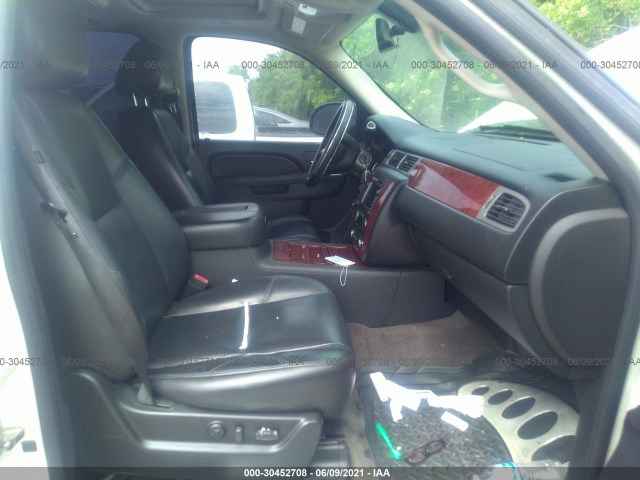 Photo 4 VIN: 1GNUCKE0XAR185711 - CHEVROLET SUBURBAN 