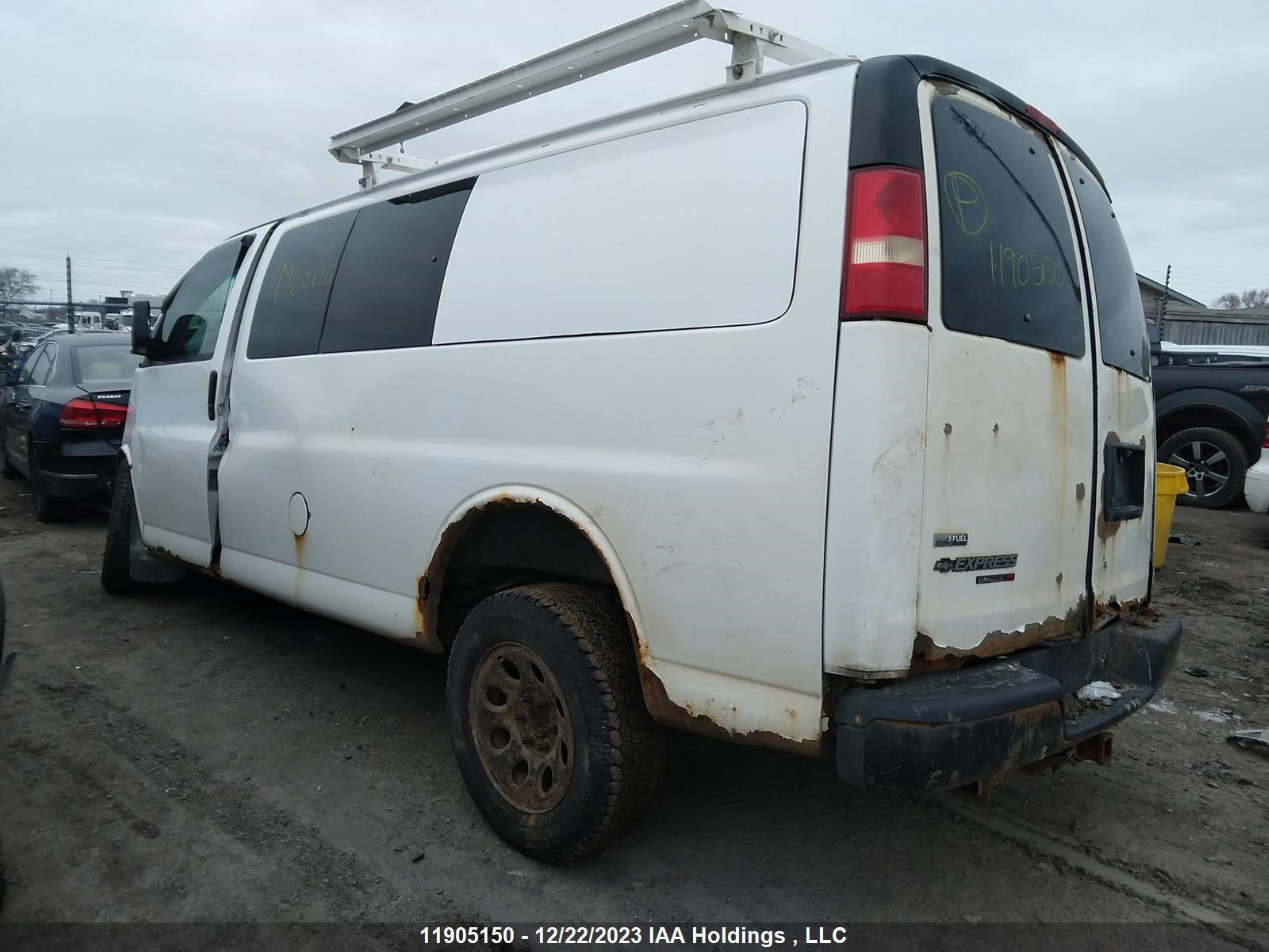 Photo 2 VIN: 1GNUHBD43A1105251 - CHEVROLET EXPRESS 