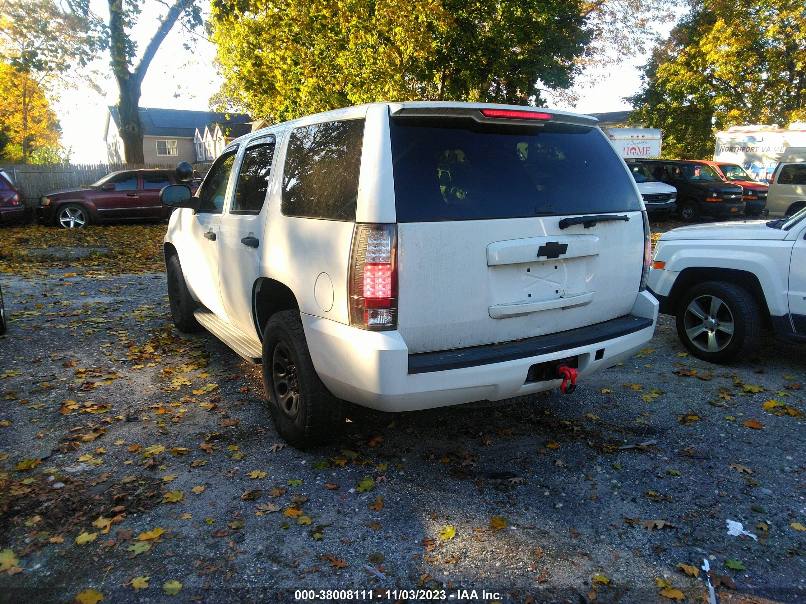 Photo 2 VIN: 1GNUKAE00AR280176 - CHEVROLET TAHOE 