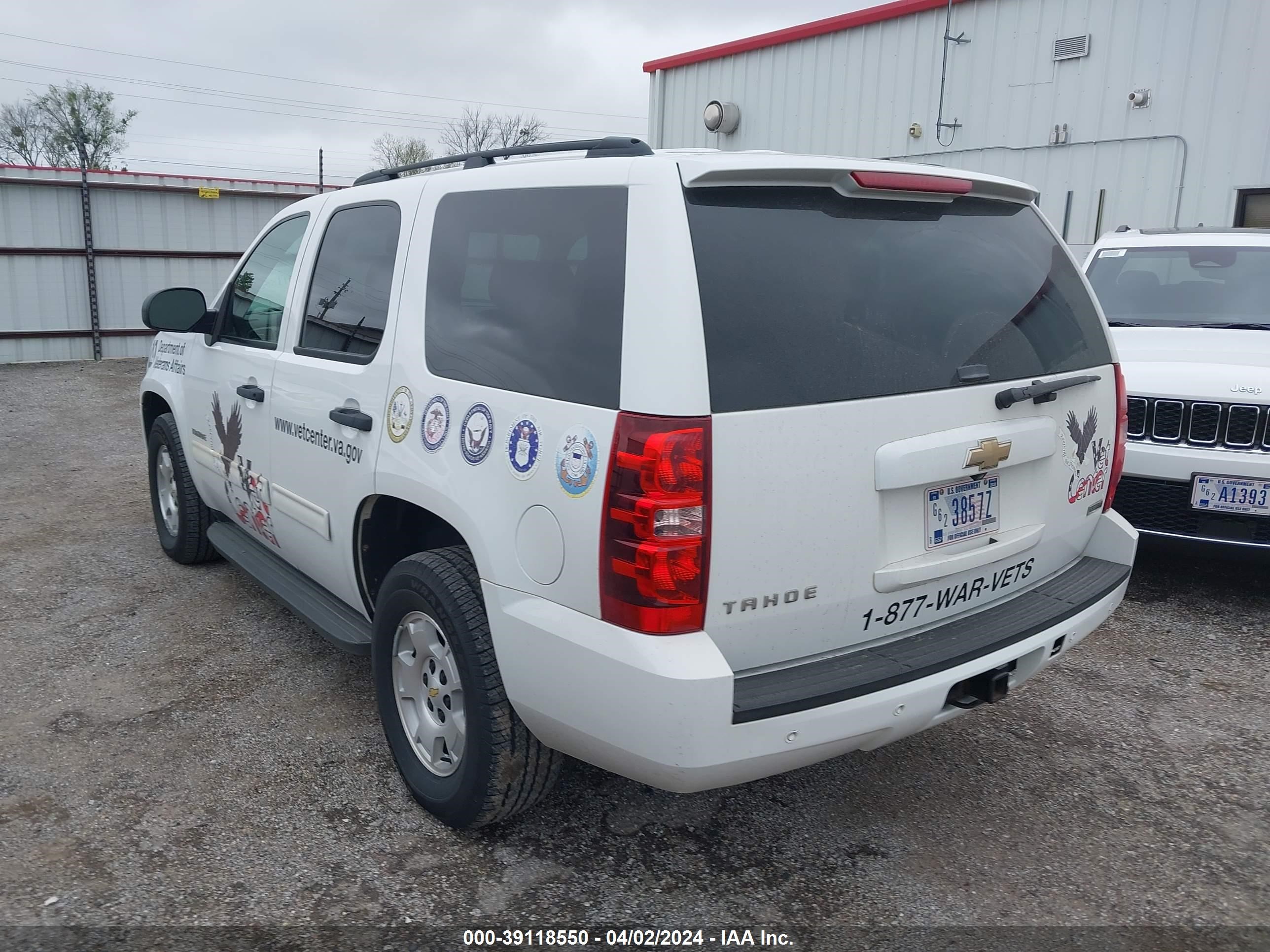 Photo 2 VIN: 1GNUKAE07AR109585 - CHEVROLET TAHOE 