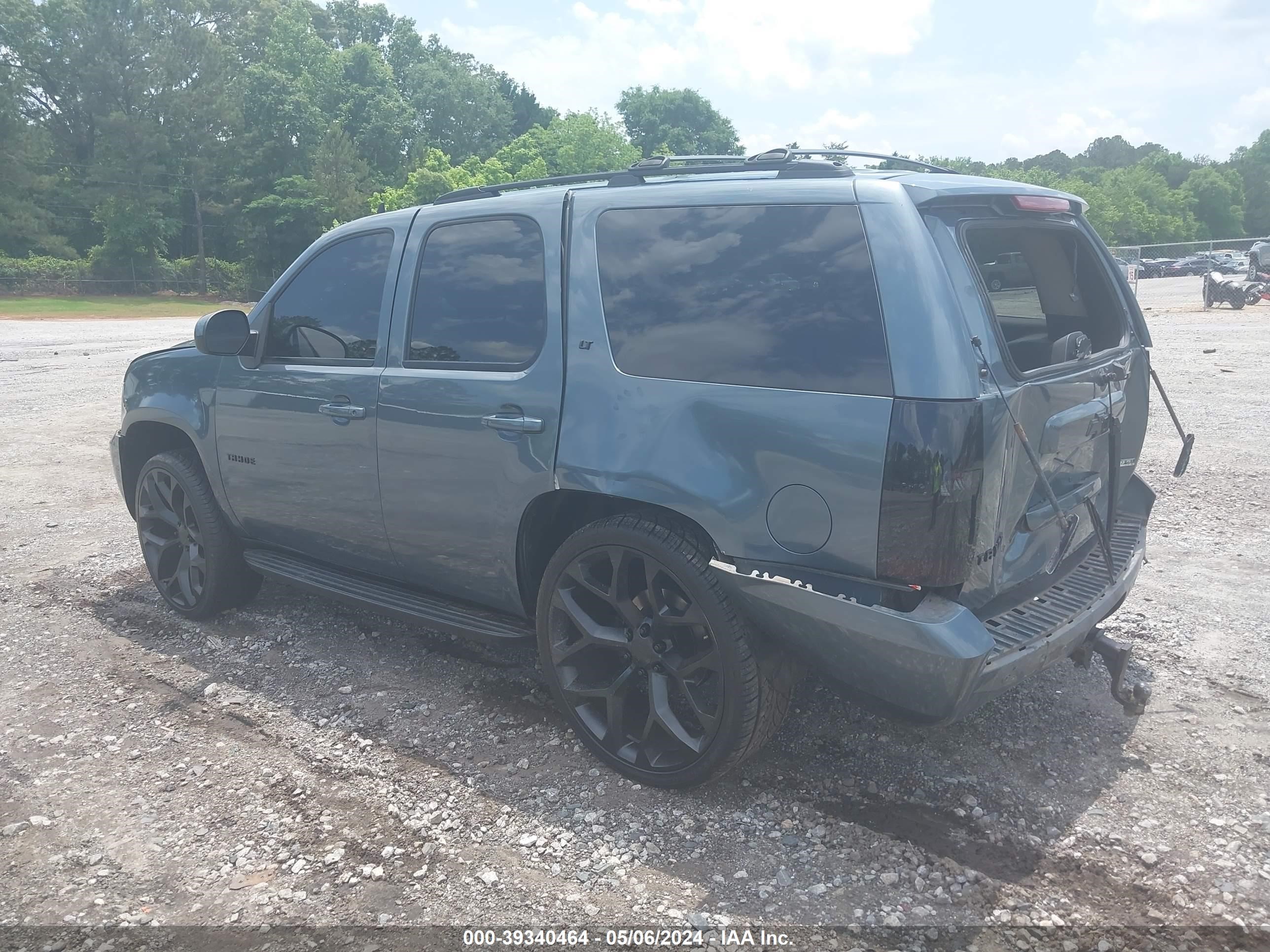 Photo 2 VIN: 1GNUKBE01AR178813 - CHEVROLET TAHOE 