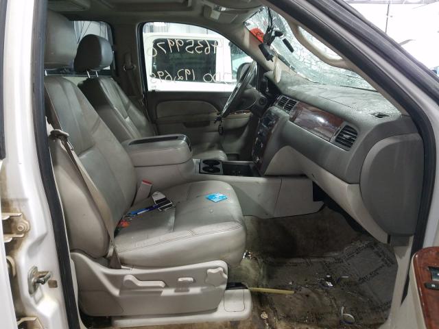 Photo 4 VIN: 1GNUKBE02AR272005 - CHEVROLET TAHOE K150 