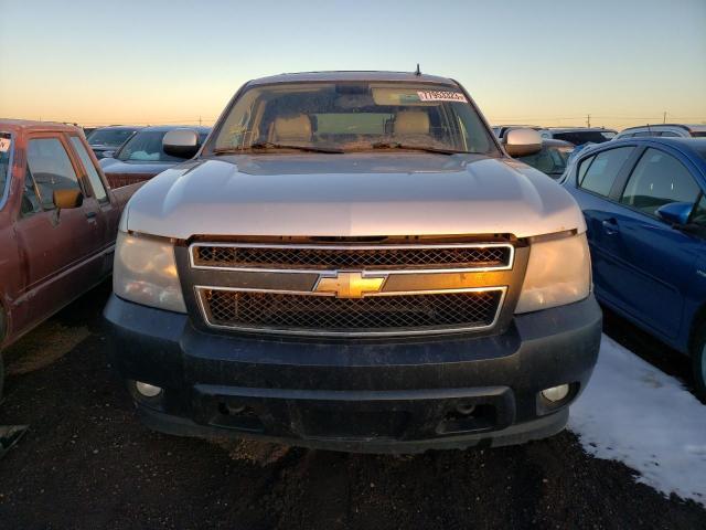 Photo 4 VIN: 1GNUKBE06AR252873 - CHEVROLET TAHOE 