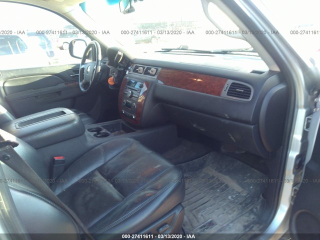 Photo 4 VIN: 1GNUKBE07AR277815 - CHEVROLET TAHOE 