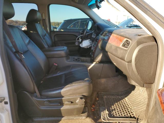 Photo 4 VIN: 1GNUKBE08AR130774 - CHEVROLET TAHOE K150 