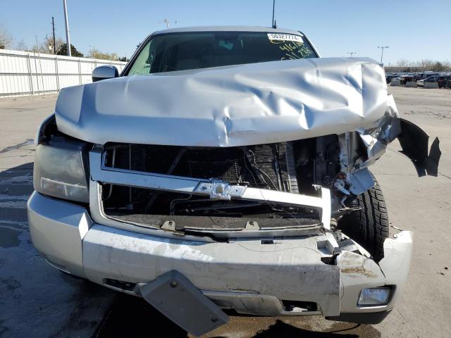 Photo 4 VIN: 1GNUKBE08AR222015 - CHEVROLET TAHOE 