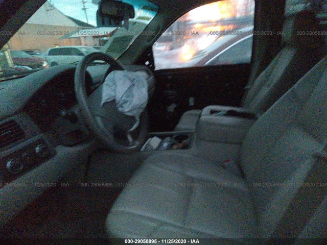 Photo 4 VIN: 1GNUKBE09AR279436 - CHEVROLET TAHOE 