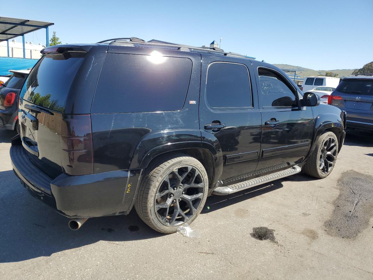 Photo 2 VIN: 1GNUKBE0XAR139458 - CHEVROLET TAHOE 