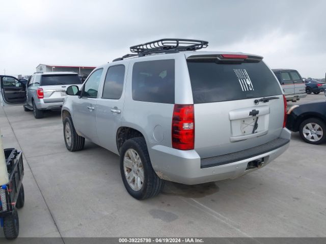 Photo 2 VIN: 1GNUKBE0XAR271572 - CHEVROLET TAHOE 