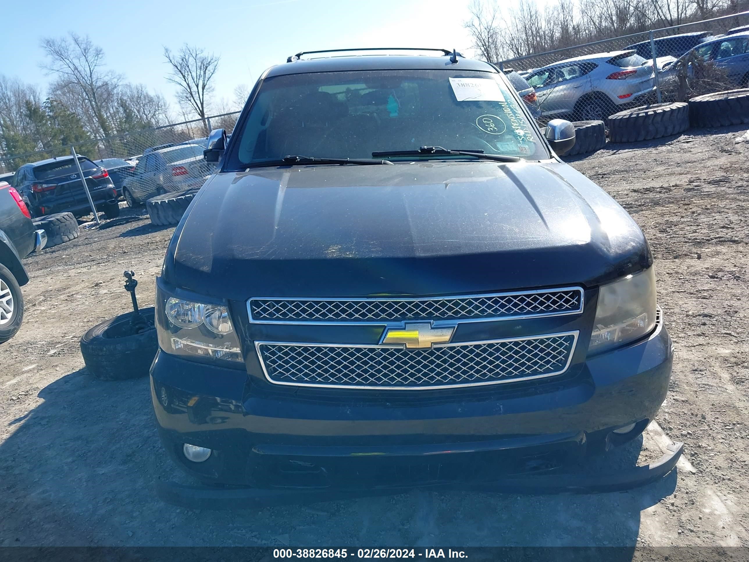 Photo 12 VIN: 1GNUKCE00AR108063 - CHEVROLET TAHOE 