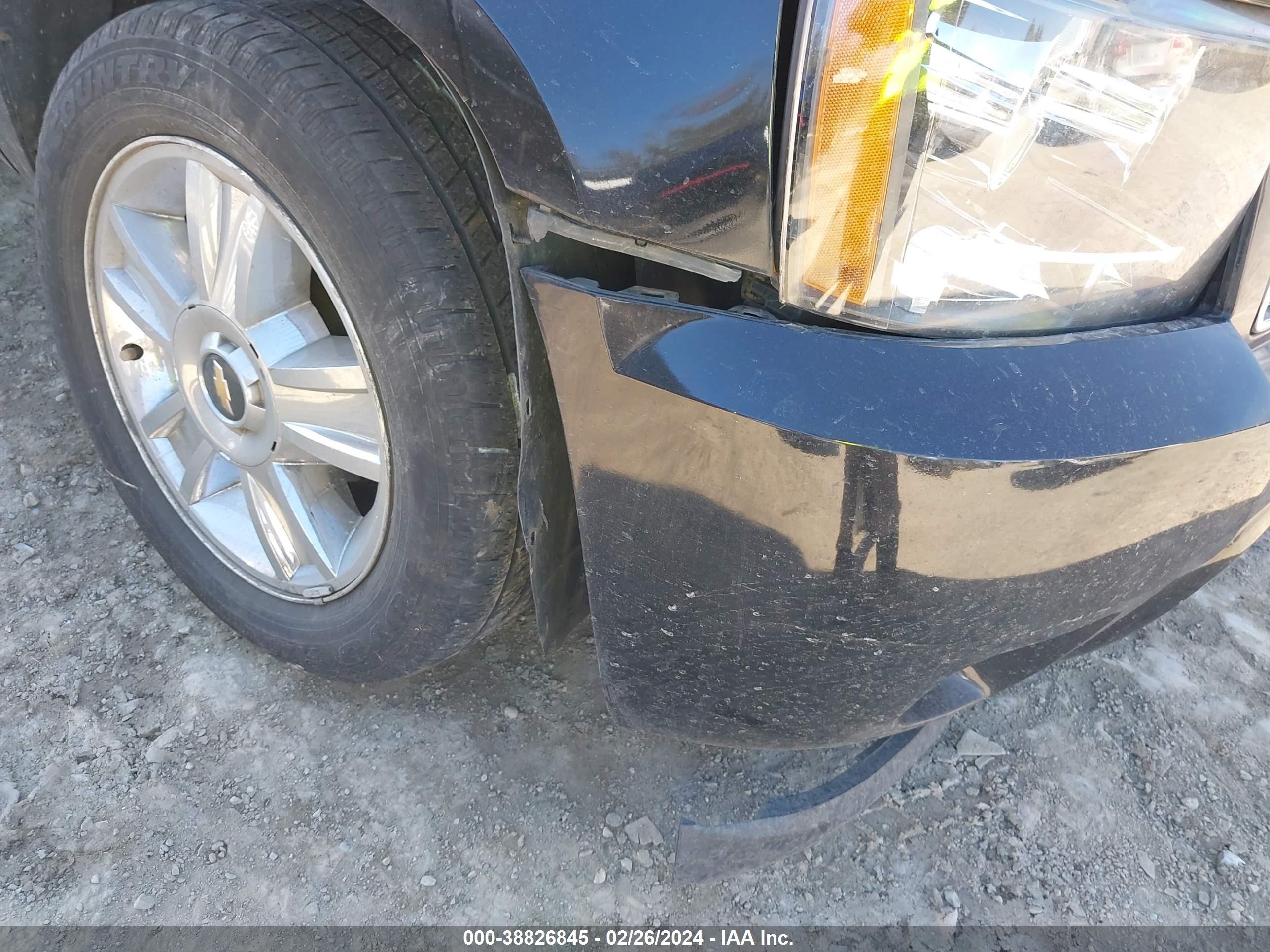 Photo 19 VIN: 1GNUKCE00AR108063 - CHEVROLET TAHOE 