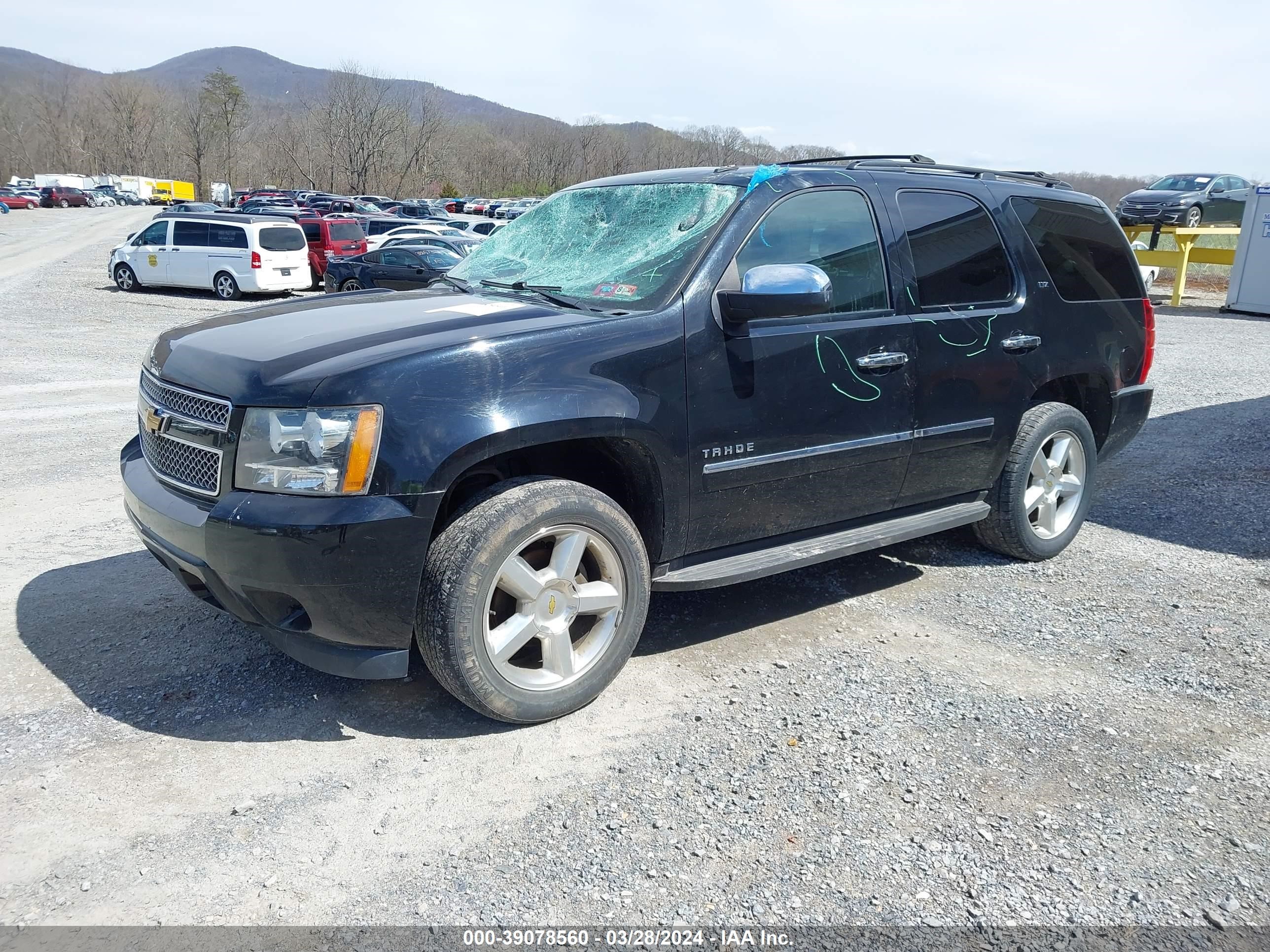 Photo 1 VIN: 1GNUKCE00AR113215 - CHEVROLET TAHOE 