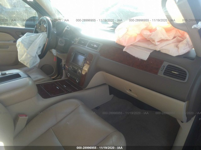 Photo 4 VIN: 1GNUKCE00AR242166 - CHEVROLET TAHOE 