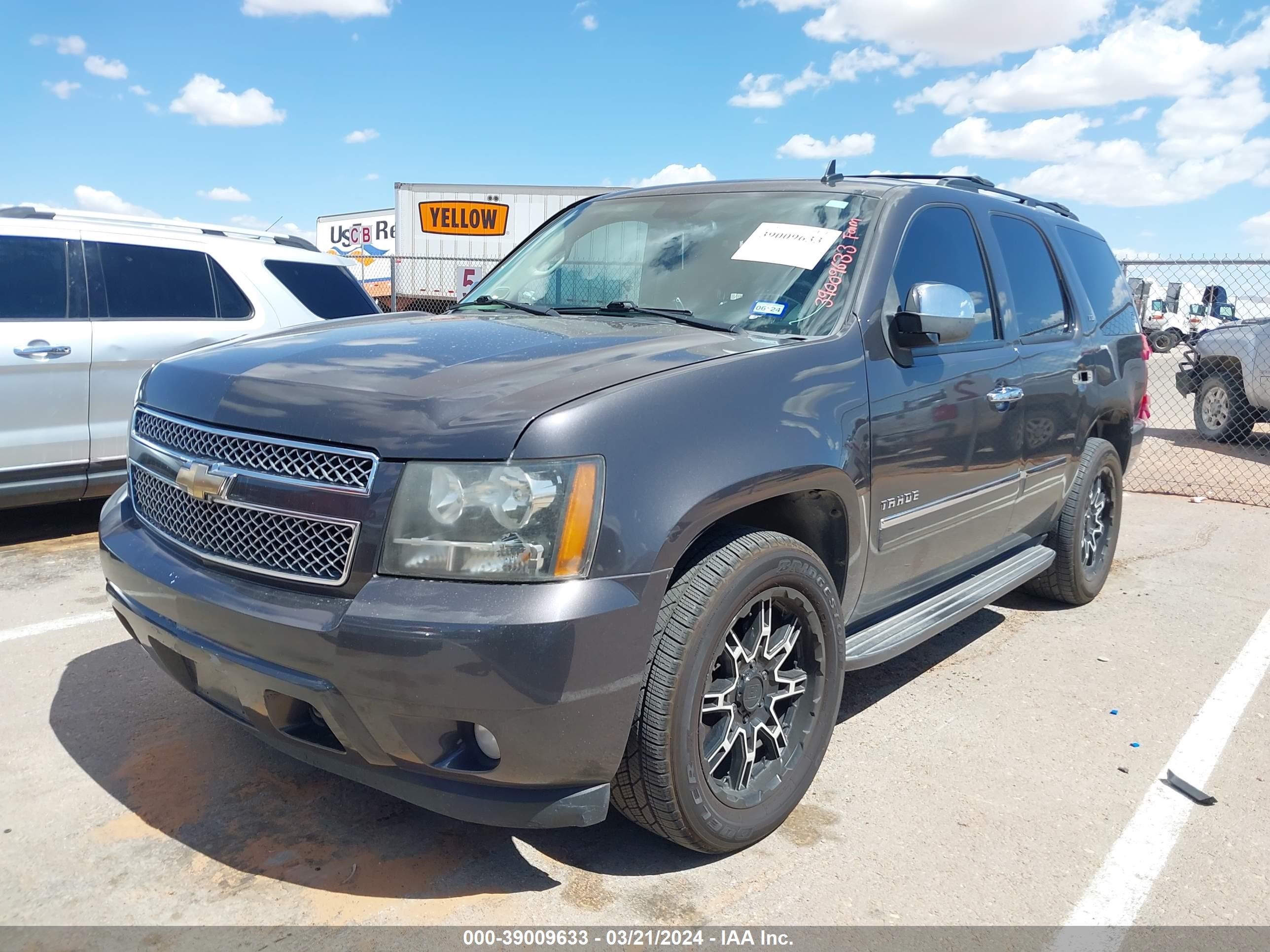 Photo 1 VIN: 1GNUKCE02AR107772 - CHEVROLET TAHOE 