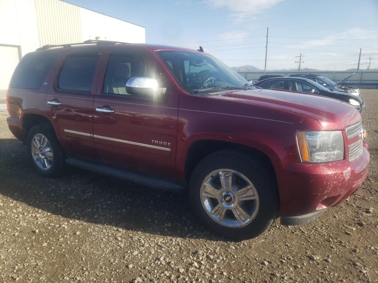 Photo 3 VIN: 1GNUKCE02AR201442 - CHEVROLET TAHOE 