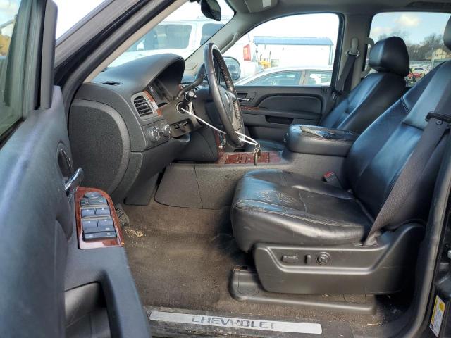 Photo 6 VIN: 1GNUKCE03AR275212 - CHEVROLET TAHOE 