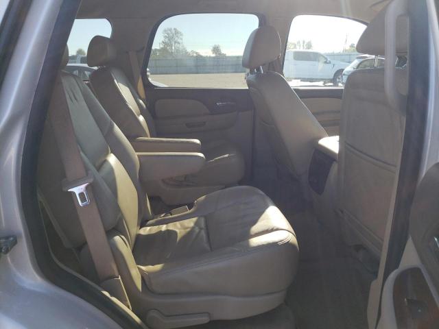 Photo 10 VIN: 1GNUKCE09AR237385 - CHEVROLET TAHOE 