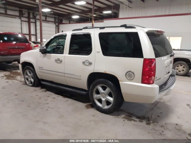 Photo 2 VIN: 1GNUKCE0XAR150501 - CHEVROLET TAHOE 