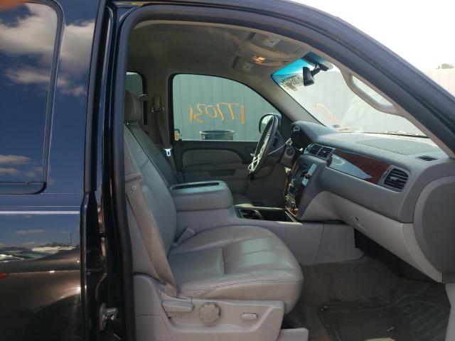 Photo 4 VIN: 1GNUKDDJ5AR160191 - CHEVROLET TAHOE 