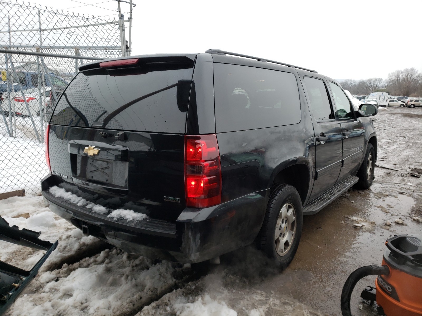 Photo 3 VIN: 1GNUKHE37AR249378 - CHEVROLET SUBURBAN K 