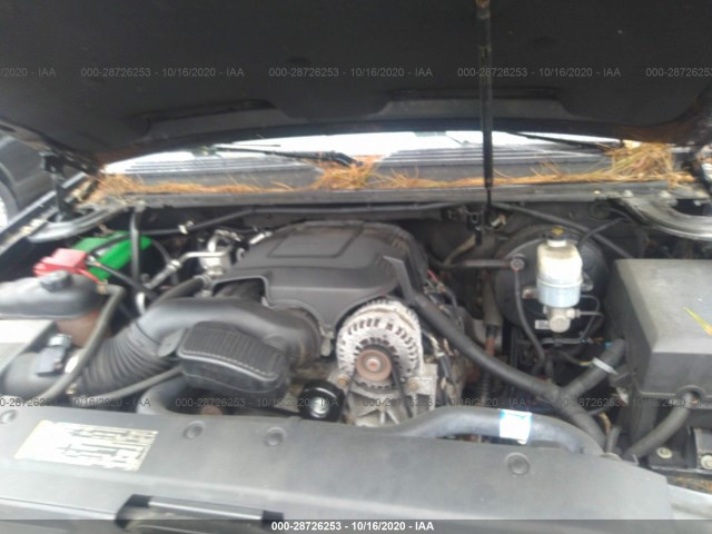 Photo 9 VIN: 1GNUKHE38AR236722 - CHEVROLET SUBURBAN 