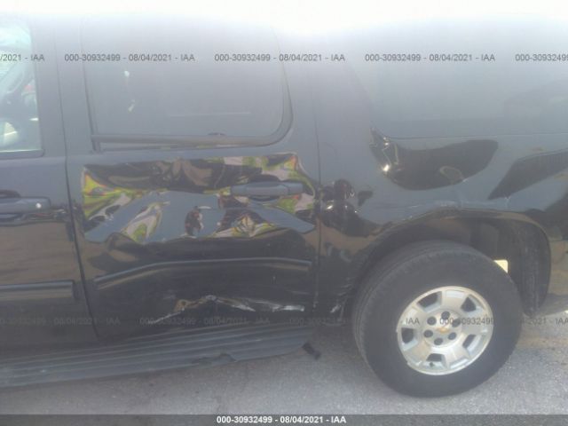 Photo 5 VIN: 1GNUKHE39AR137956 - CHEVROLET SUBURBAN 