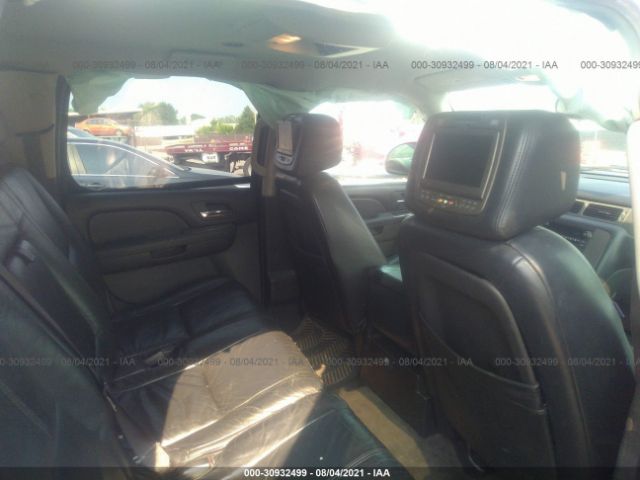 Photo 7 VIN: 1GNUKHE39AR137956 - CHEVROLET SUBURBAN 