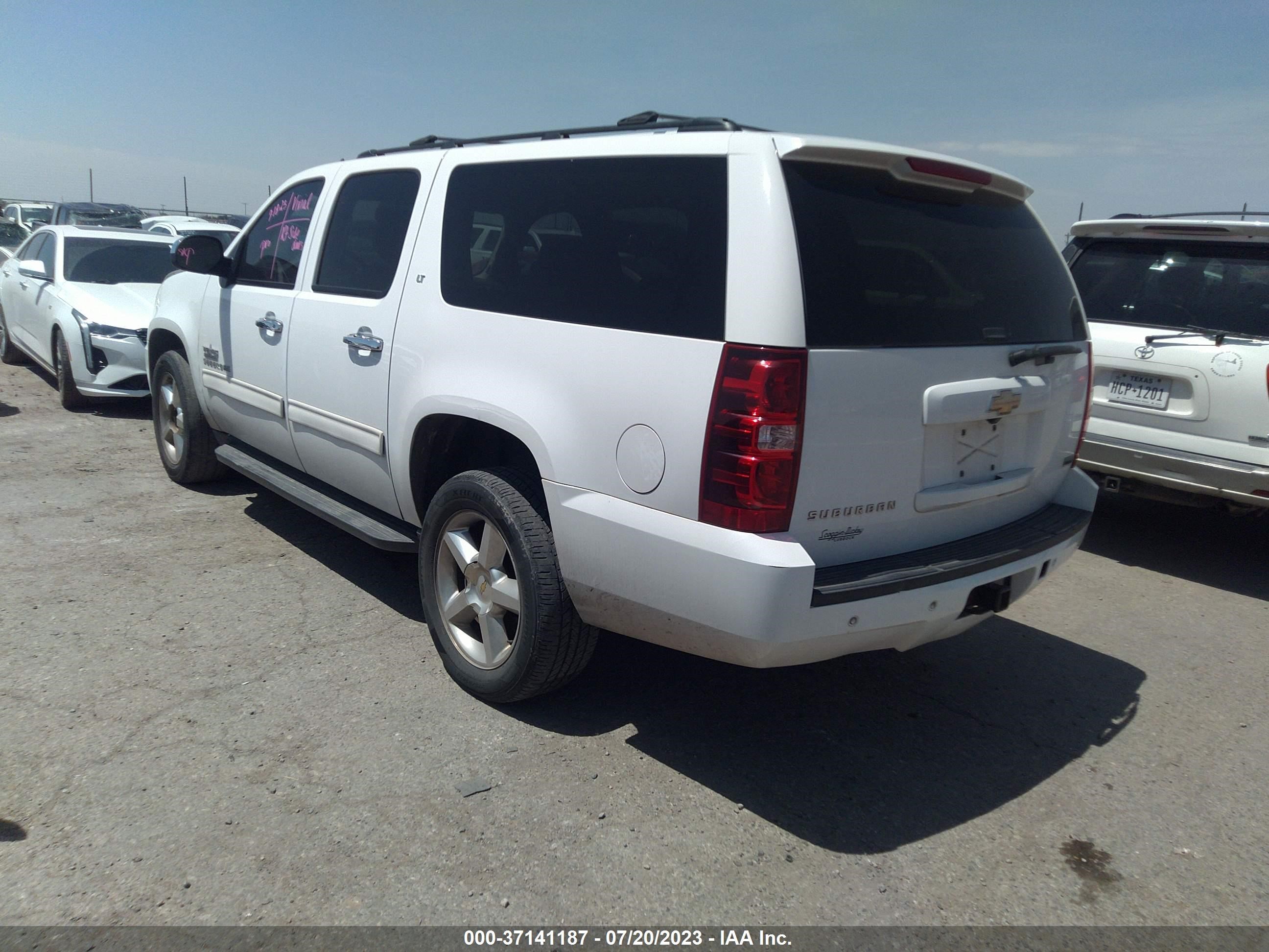 Photo 2 VIN: 1GNUKJE31AR180503 - CHEVROLET SUBURBAN 