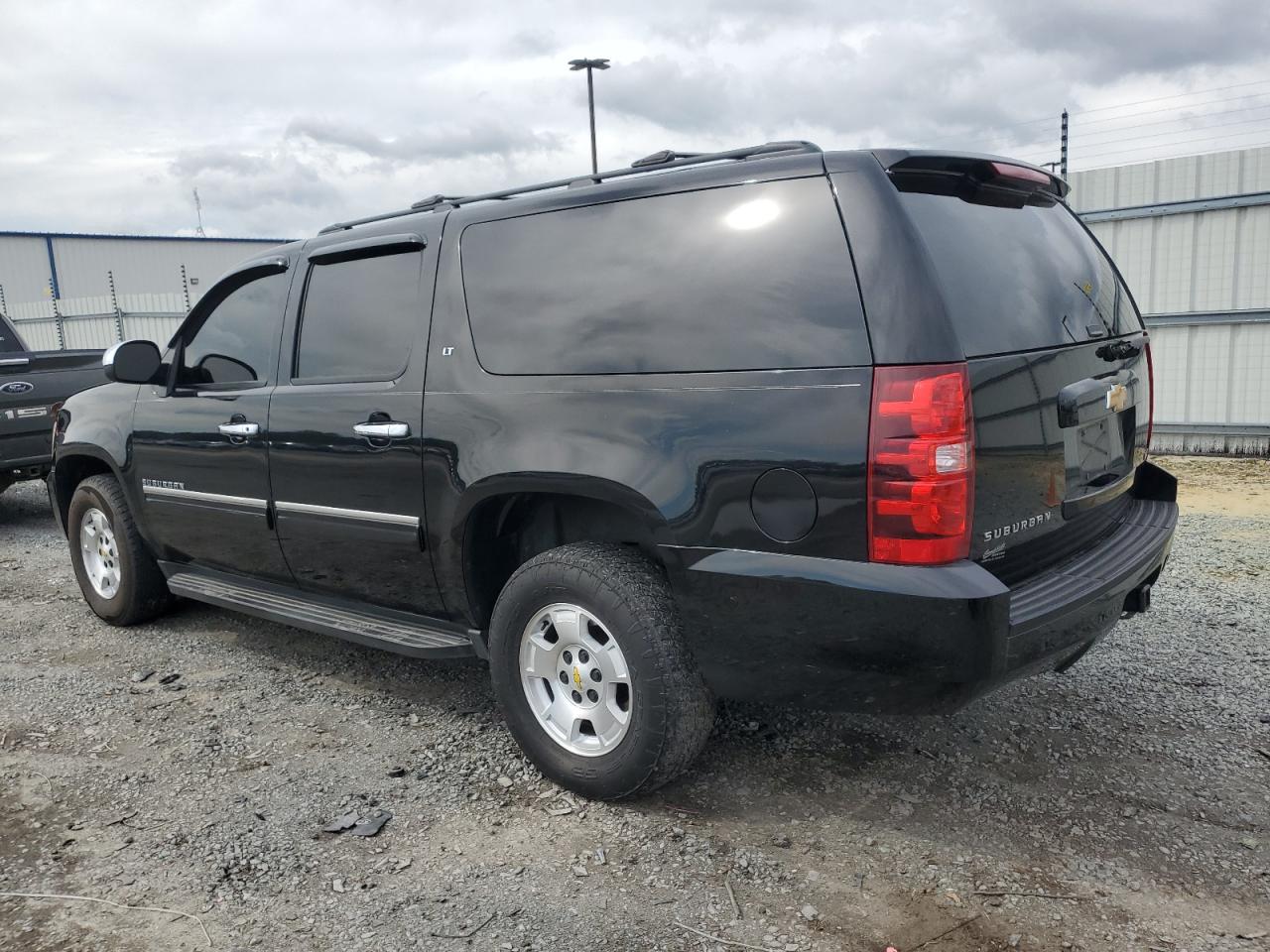 Photo 1 VIN: 1GNUKJE32AR288998 - CHEVROLET SUBURBAN 