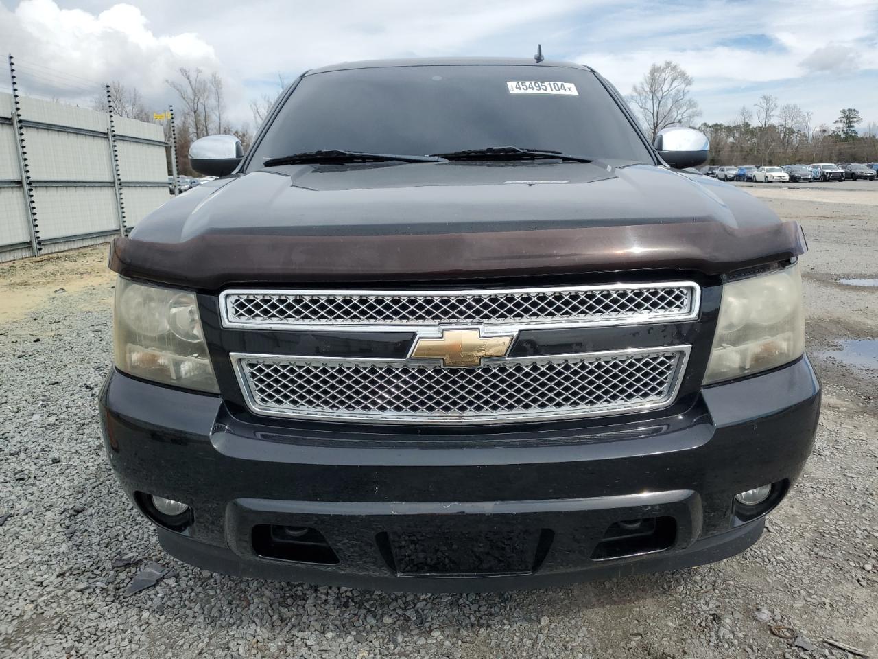 Photo 4 VIN: 1GNUKJE32AR288998 - CHEVROLET SUBURBAN 