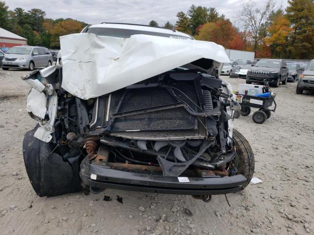 Photo 4 VIN: 1GNUKJE36AR254630 - CHEVROLET SUBURBAN 