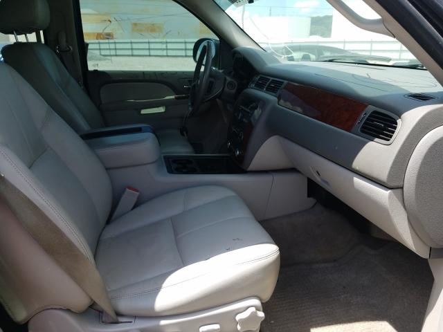 Photo 4 VIN: 1GNUKJE36AR261481 - CHEVROLET SUBURBAN K 