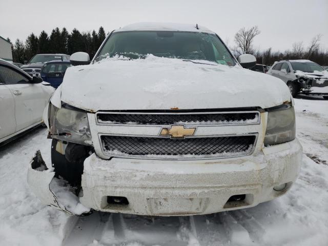 Photo 4 VIN: 1GNUKJE37AR185737 - CHEVROLET SUBURBAN 