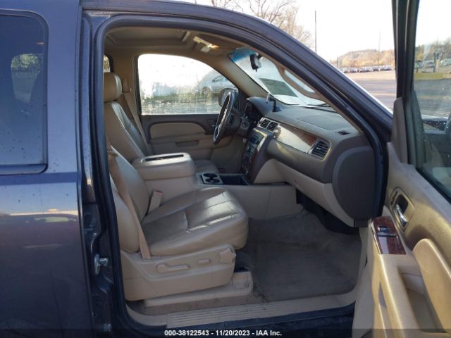 Photo 4 VIN: 1GNUKJE38AR226277 - CHEVROLET SUBURBAN 1500 