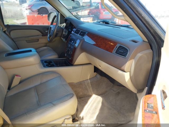 Photo 4 VIN: 1GNUKJE38AR259246 - CHEVROLET SUBURBAN 1500 