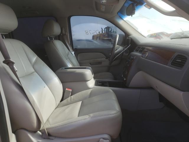 Photo 4 VIN: 1GNUKJE3XAR117206 - CHEVROLET SUBURBAN K 