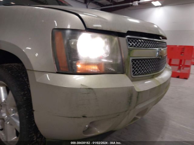 Photo 5 VIN: 1GNUKKE30AR185519 - CHEVROLET SUBURBAN 1500 