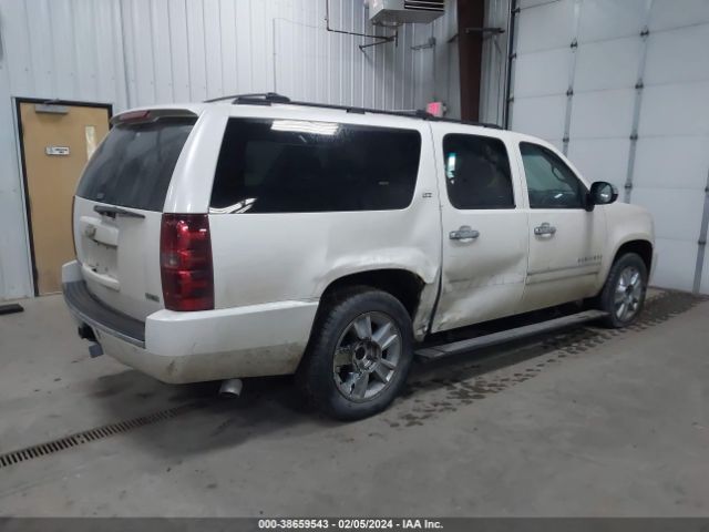 Photo 3 VIN: 1GNUKKE31AR158717 - CHEVROLET SUBURBAN 1500 