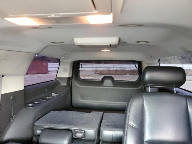 Photo 9 VIN: 1GNUKKE31AR210279 - CHEVROLET SUBURBAN K 