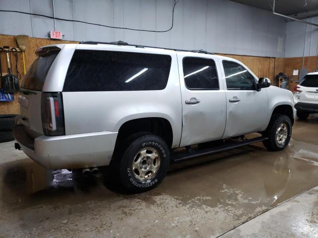 Photo 2 VIN: 1GNUKKE34AR187192 - CHEVROLET SUBURBAN 