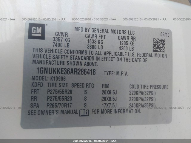 Photo 8 VIN: 1GNUKKE36AR286418 - CHEVROLET SUBURBAN 