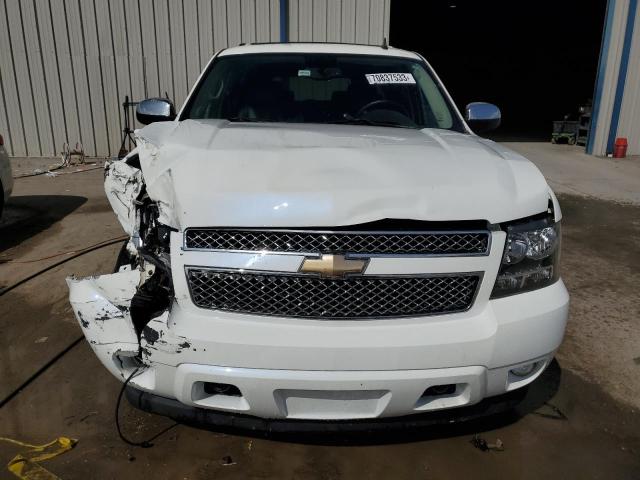 Photo 4 VIN: 1GNUKKE37AR145311 - CHEVROLET SUBURBAN 