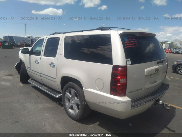 Photo 2 VIN: 1GNUKKE37AR170161 - CHEVROLET SUBURBAN 