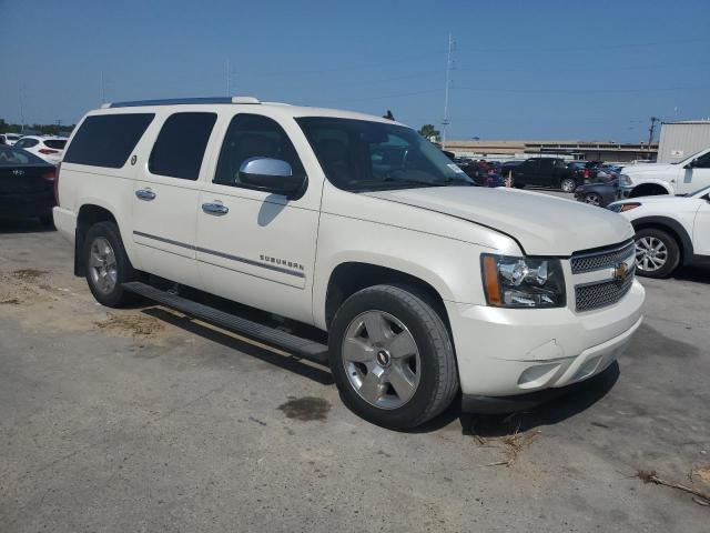 Photo 3 VIN: 1GNUKKE37AR267263 - CHEVROLET SUBURBAN K 